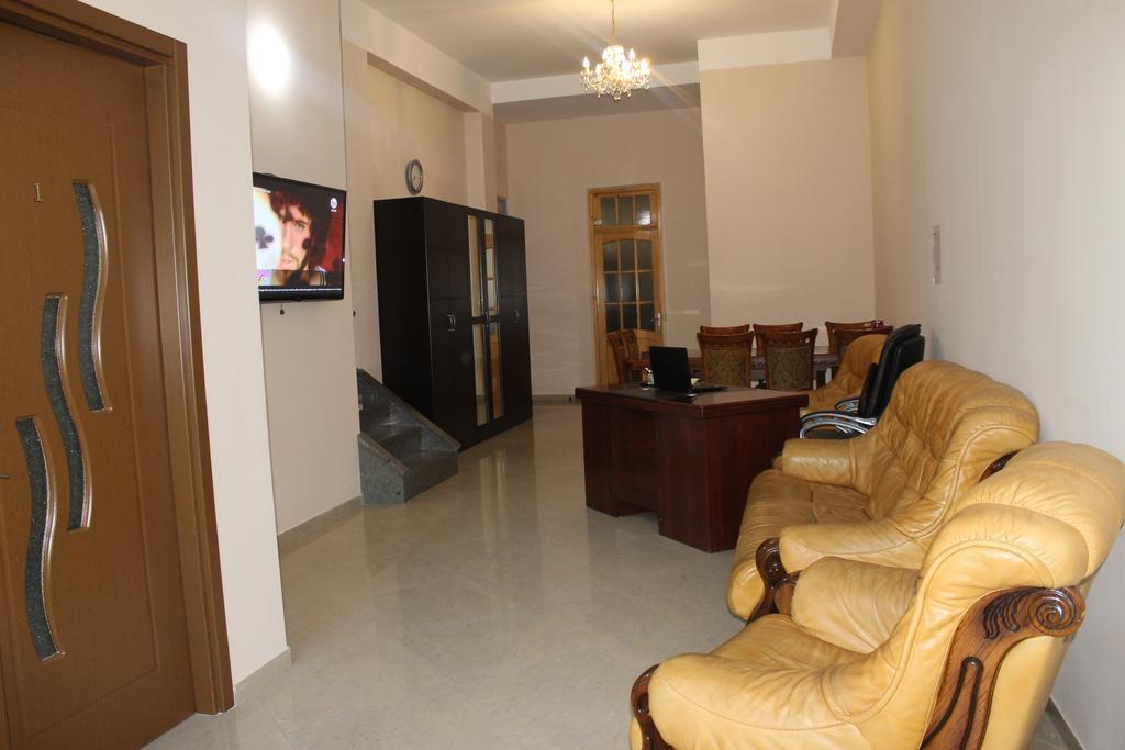 Hotel Sali Tbilisi Esterno foto